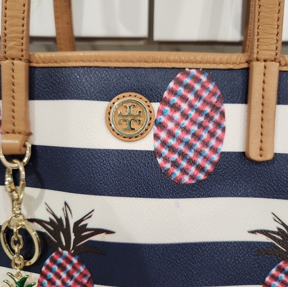 🔹️ Tory Burch 🔹️kerrington pinepple large tote bag with COA✨️💙 - Picture 5 of 14